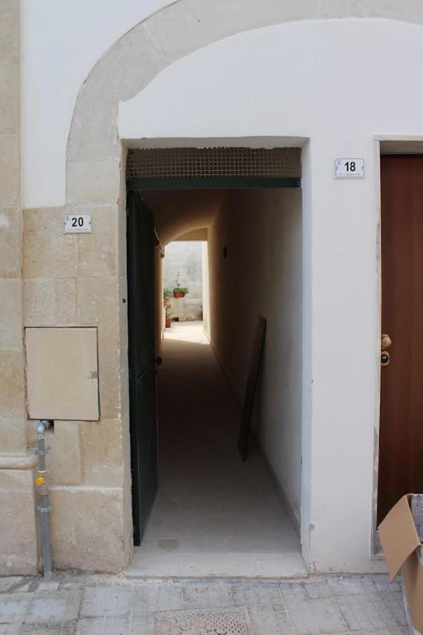 La Torre Antica Dimora Appartement Giuggianello Buitenkant foto